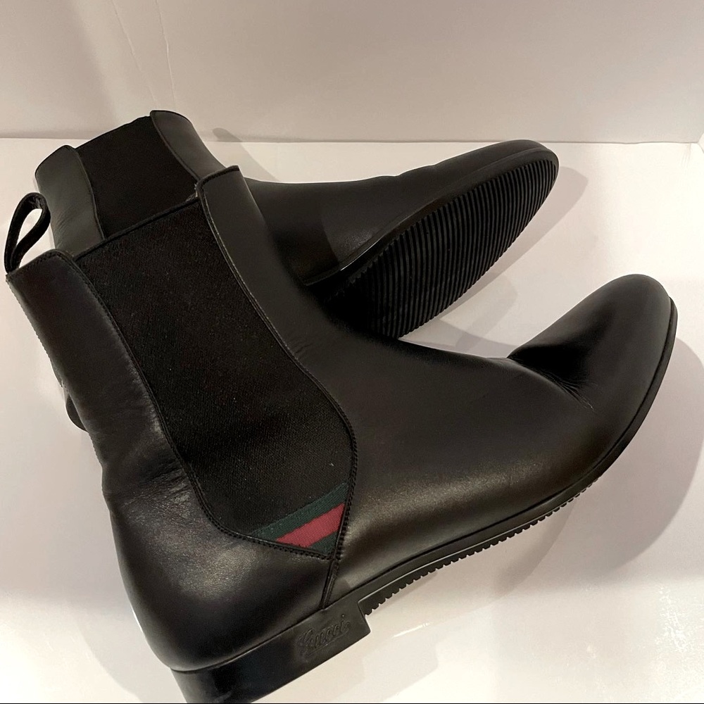 GUCCI men boot leather. Lightly worn. Size 9.5 price $450